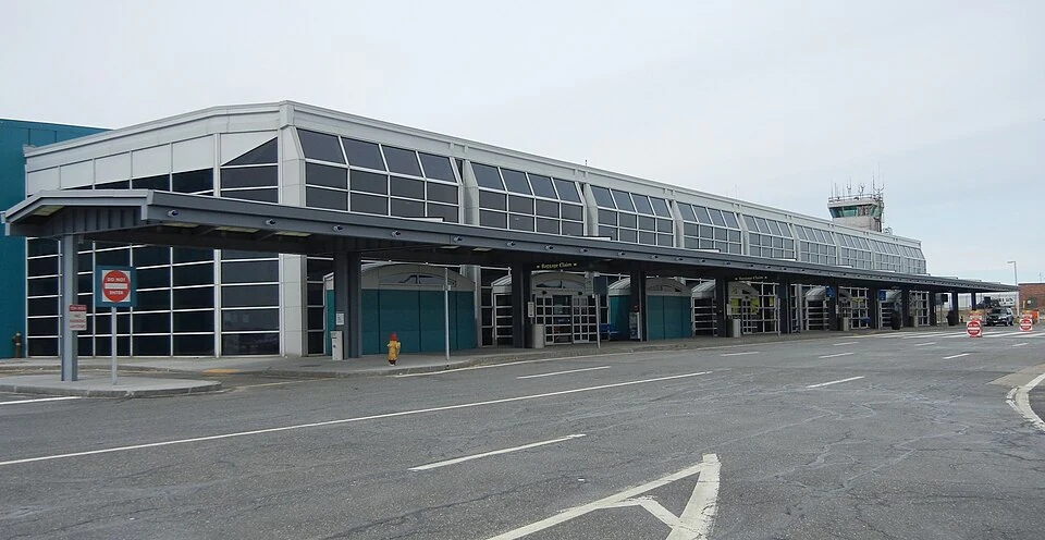 Worcester Regional Airport (ORH) - TiLimousine chauffeur service